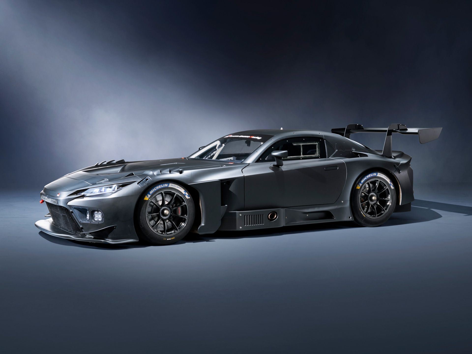 FOTO | Toyota prezintă GR GT, un supercar hibrid cu 650 cai putere. Lexus pregătește alternativa electrică - Poza 9