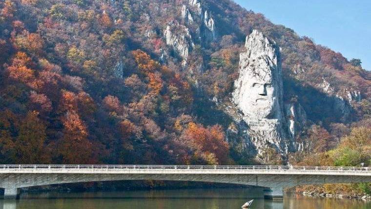 Incendiu puternic in Svinita, Defileul Cazanele Dunarii