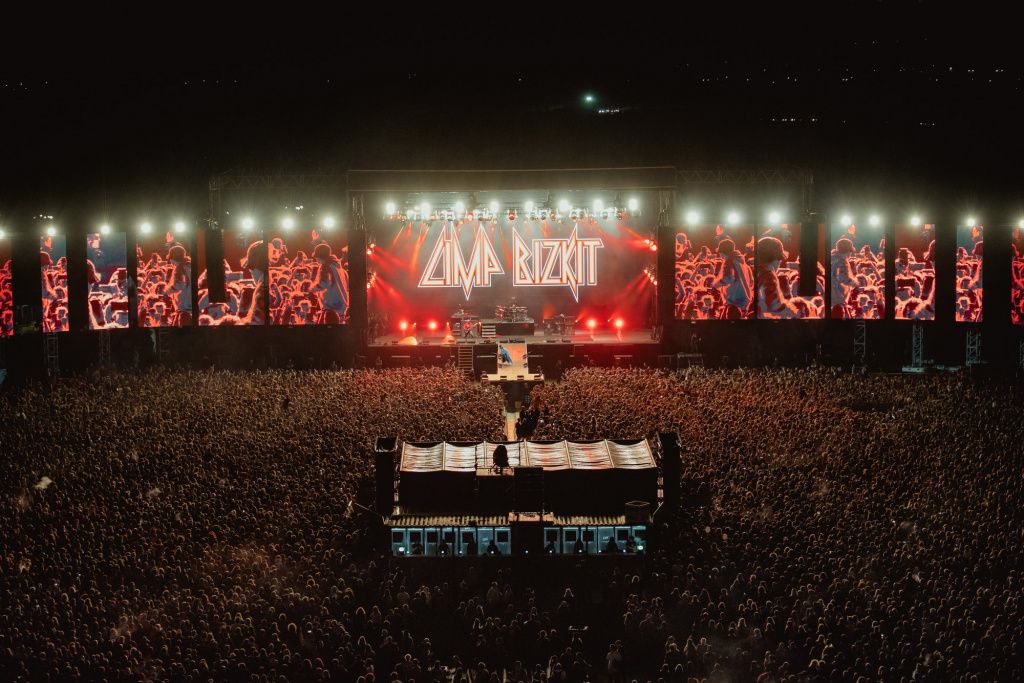 Peste 33.000 de persoane in prima zi de Electric Castle - Imagine 2