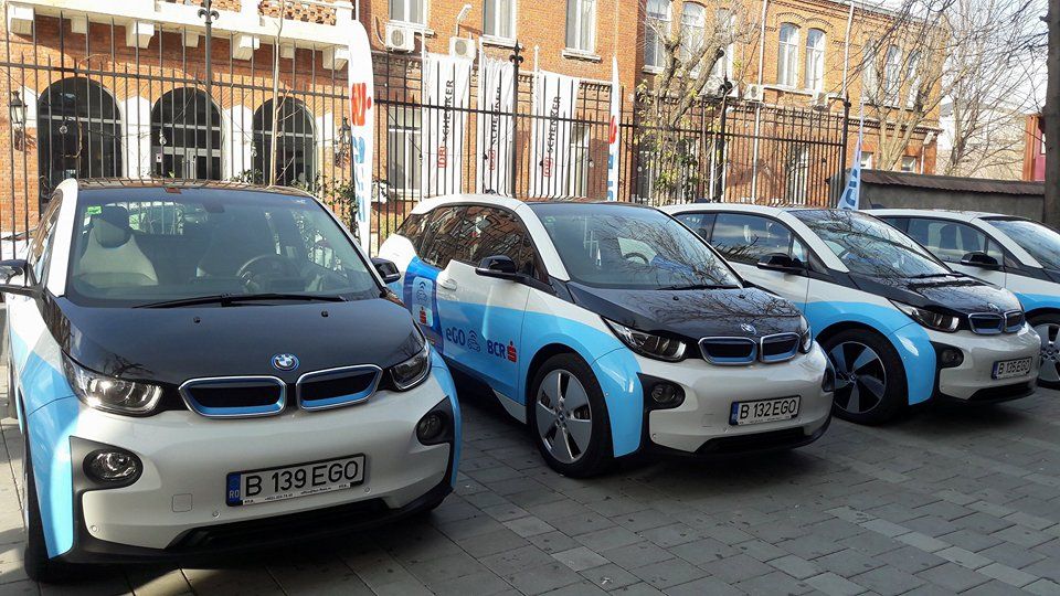 BCR a lansat primul serviciu de car sharing cu automobile electrice - BMW i3 - din Romania, care vor putea fi accesate si pornite de catre clienti doar pe baza cardului contactless