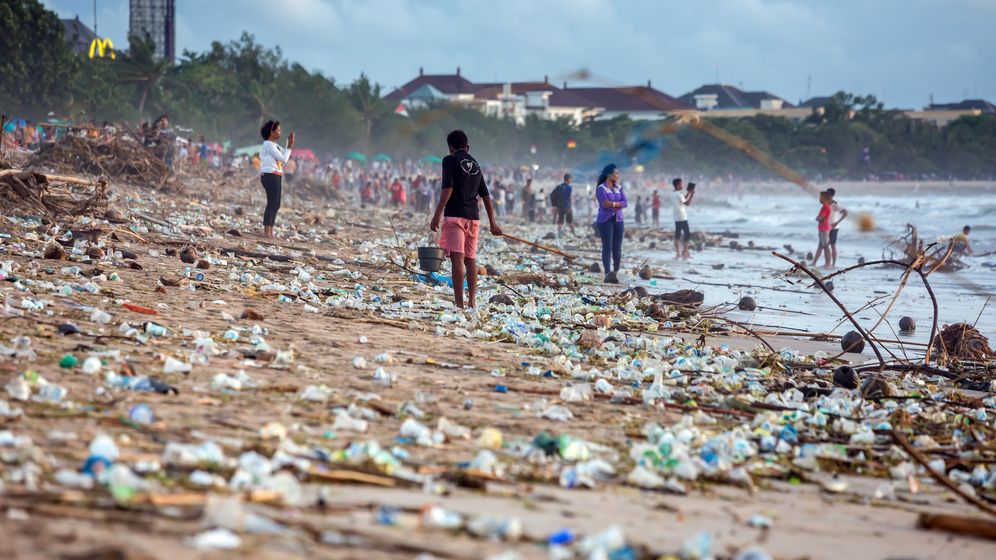 Mai multe bănci europene bagă patru miliarde de euro în oprirea poluării cu plastic a oceanelor