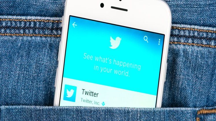Twitter este la vanzare. Printre posibilii cumparatori se afla compania care controleaza Google - presa