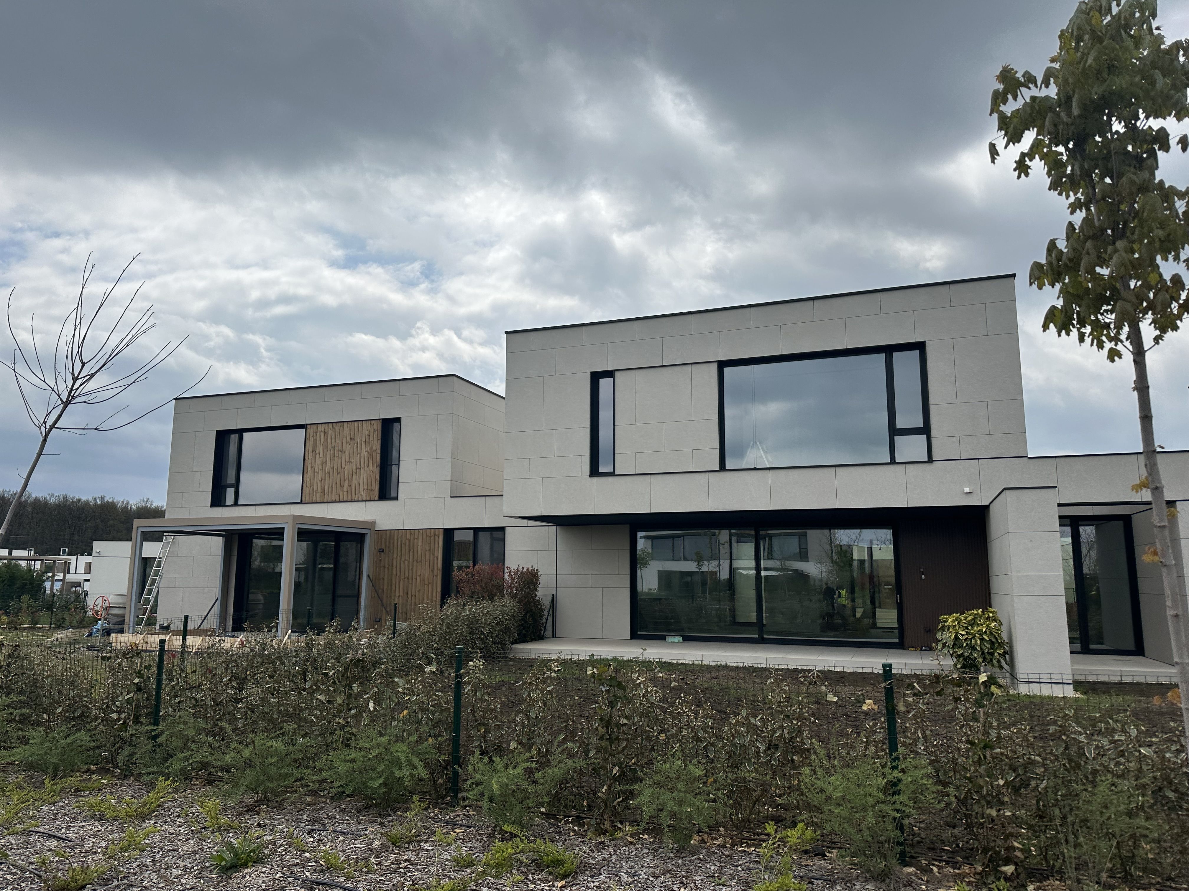 Alesonor și austriecii de la Strabag continuă lucrările la suburbia Amber Forest. Faza a doua a proiectului: 172 de noi locuințe - Poza 4