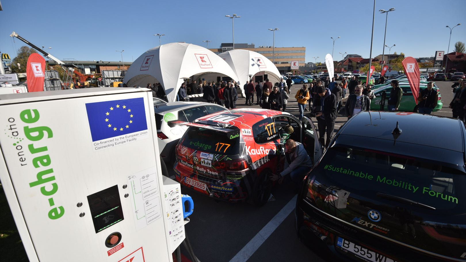 Primul hub de incarcare rapida pentru masini electrice a fost deschis in Bucuresti