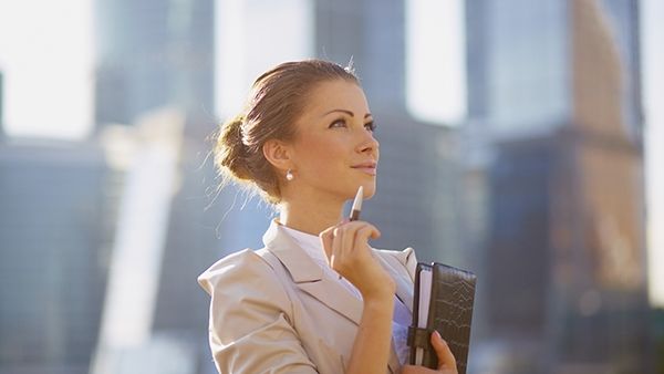 Femeile, la putere? Nu atat de mult pe cat ar trebui: Antreprenoriatul feminin poate fi asul din maneca