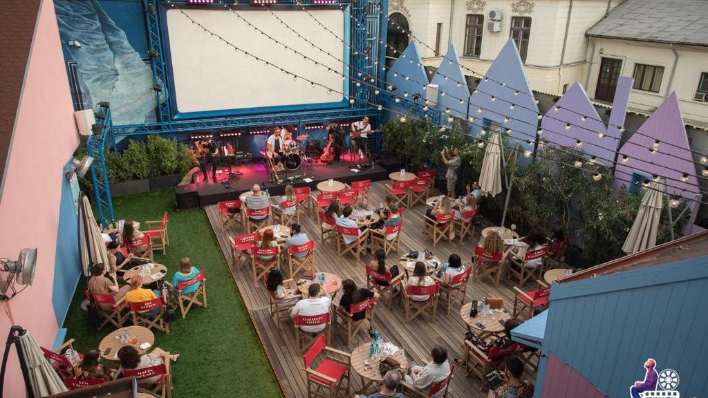 O nouă destinație culturală în București: când se redeschide Grădina cu Filme - Cinema & More și care va fi programul