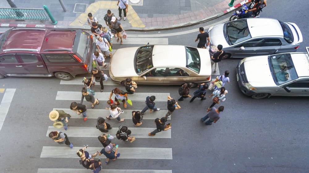 Cate amenzi a dat politia pentru opriri neregulamentare? Ca pieton, cum poti sesiza nereguli?