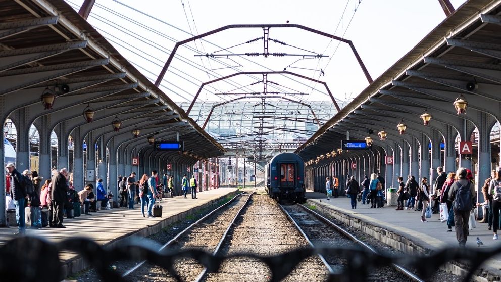 CFR aduce electricieni în trenuri pe timp de caniculă