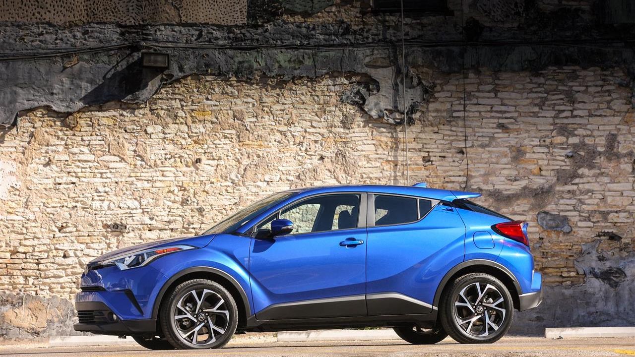 Cel mai nou model Toyota, SUV-ul Toyota C-HR, a urcat in top 3 vanzari in segmentul sau