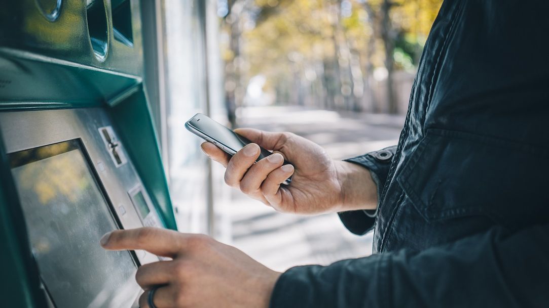 Încă un bancomat cade pe mâna hoților: cum au acționat aceștia