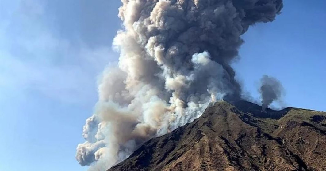 Românii care călătoresc în Sicilia, avertizați de MAE după erupția vulcanului Etna