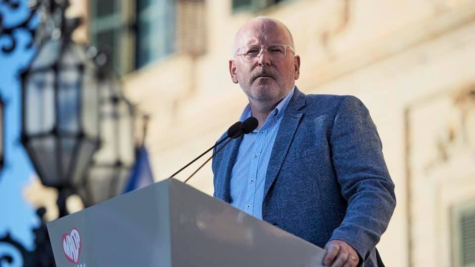 Vicepreşedintele Comisiei Europene: S-au făcut greşeli în comandarea vaccinurilor la Bruxelles