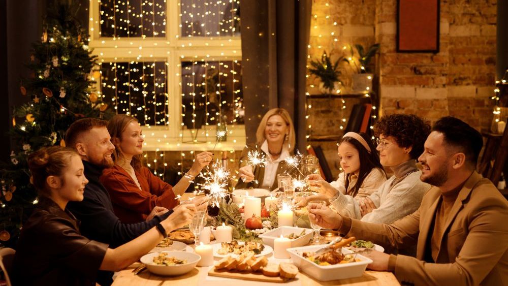 Cum alegi vinul perfect pentru o cină cu prietenii? 4 recomandări