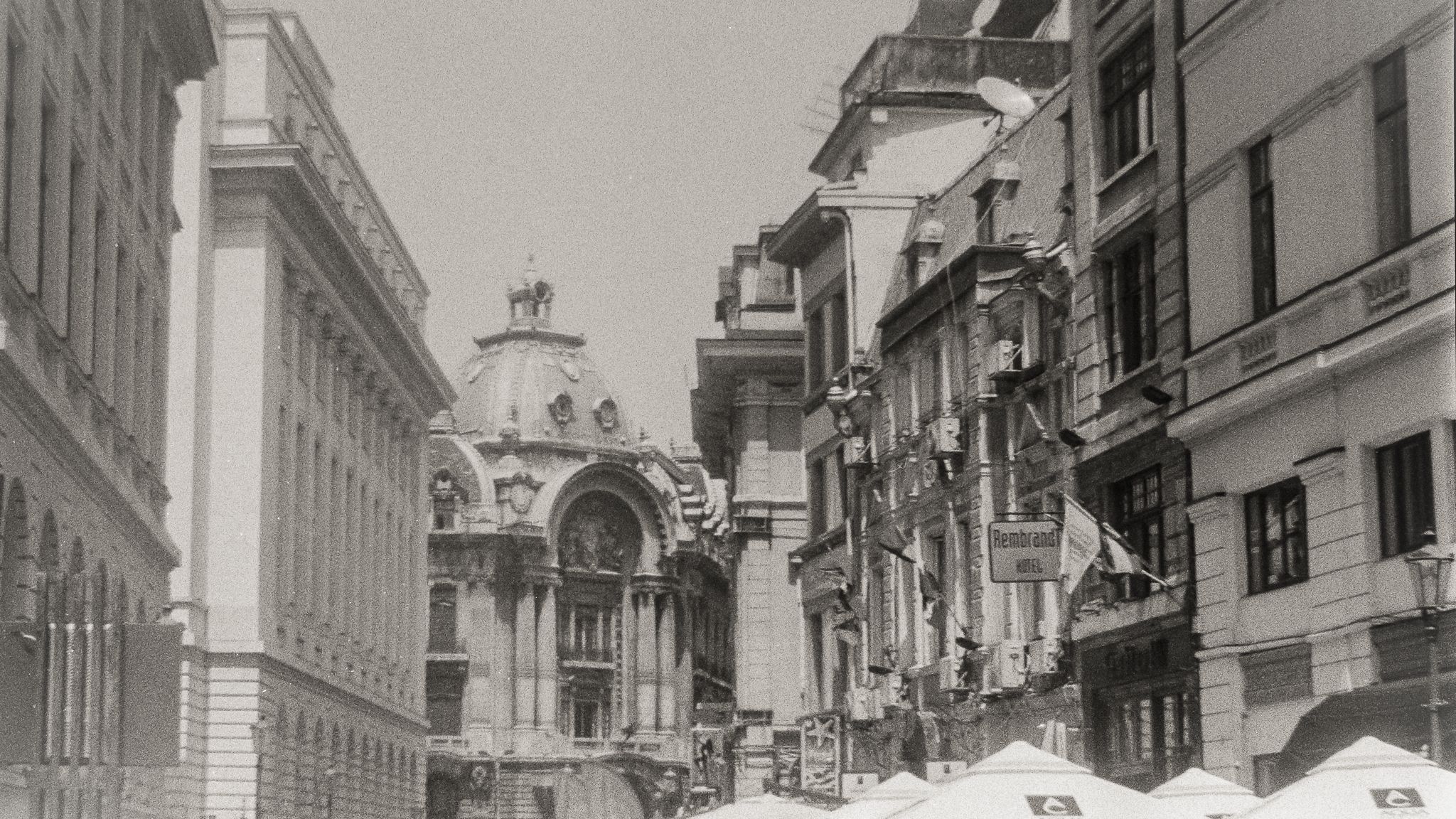 Ce mașini aveau personalitățile din Bucureștiul interbelic despre care citești în manualul de istorie