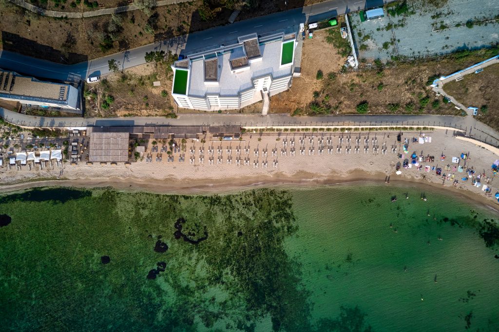 Cum arăta un penthouse de peste 1 milion de euro amplasat pe malul mării la Olimp - Imagine 4