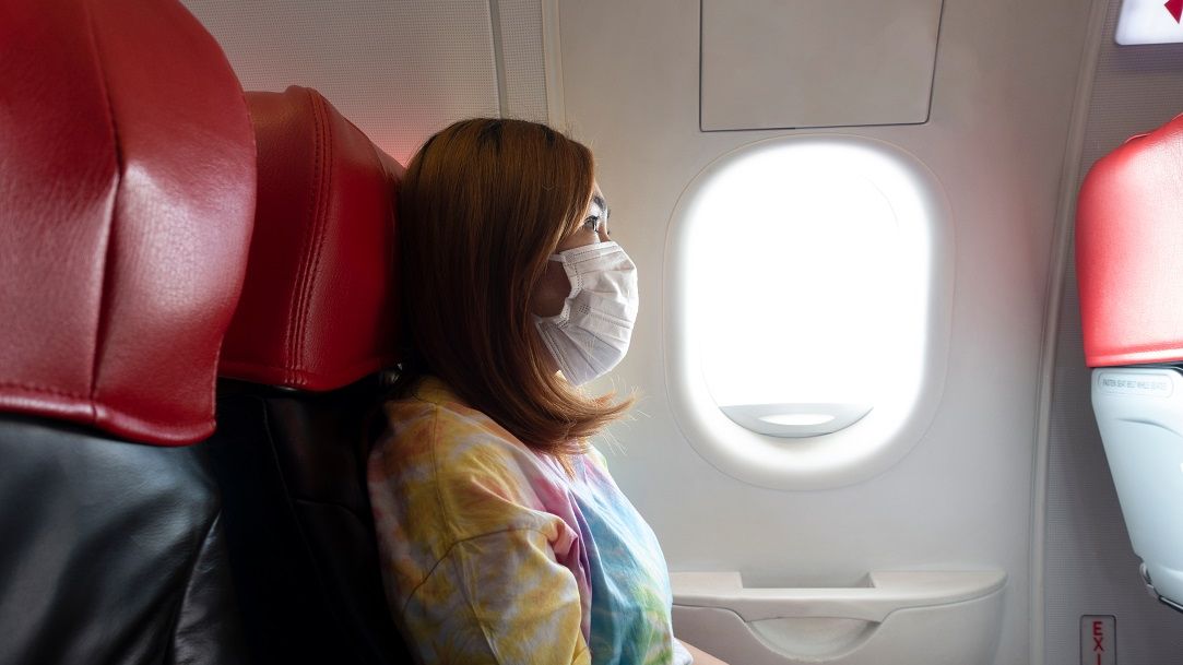 Studiu: ce locuri din avion s-au dovedit a fi cele mai expuse infectării cu noul coronavirus într-o cursă a companiei aeriene Qantas