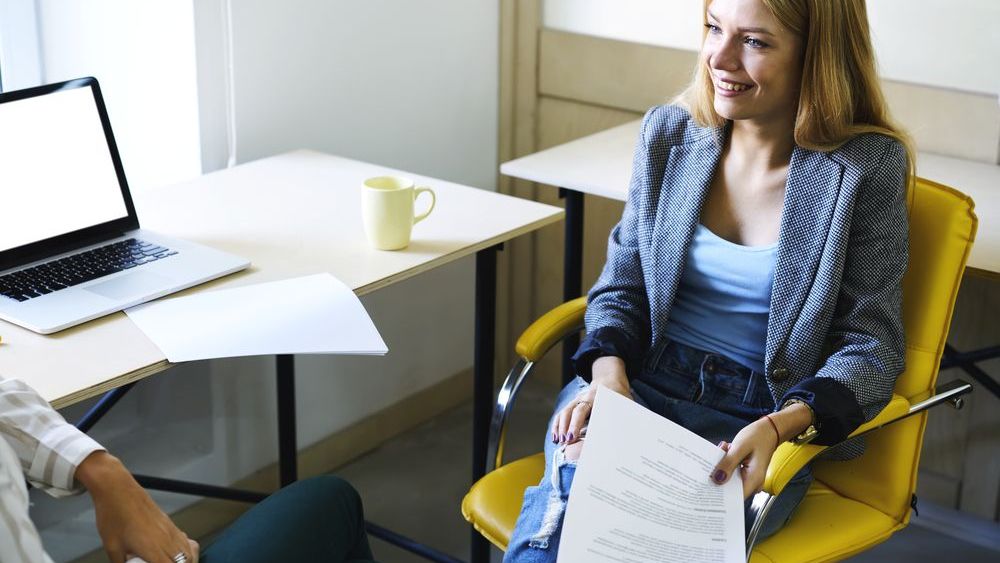 CV-ul ar putea deveni istorie. Cum recruteaza companii precum Tesla sau LinkedIn