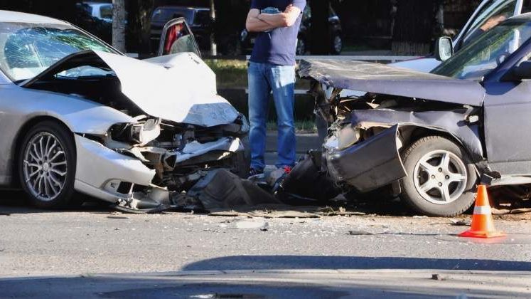 Accident auto produs pe DN 1, in judetul Bihor: trei raniti si trei autoturisme implicate