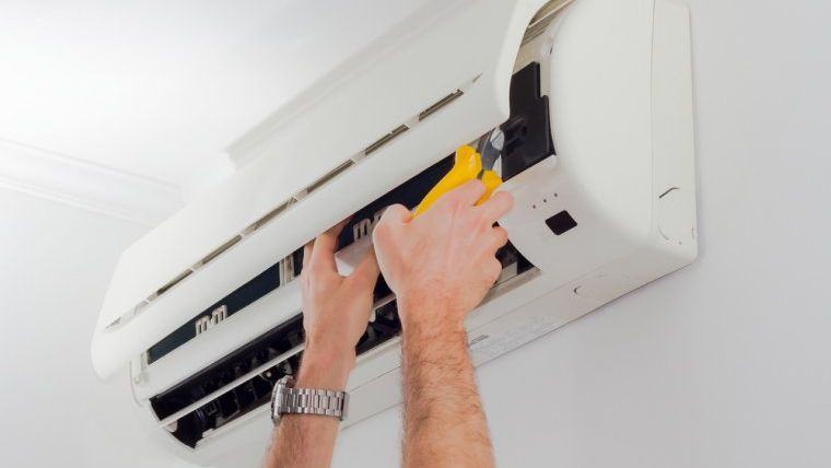 Oferte eMAG cu ocazia saptamanii electrocasnicelor: reduceri de pana la 45% la aparate de aer conditionat