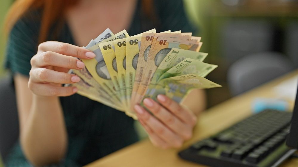 Ciolacu anunță creșteri salariale de 10% pentru românii cu venituri mici