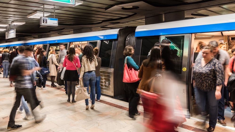 Cushman & Wakefield Echinox: Angajatii din Bucuresti fac, in medie, 46 de minute pana la birou, unde isi doresc mai multe restaurante, centre de fitness si supermarketuri