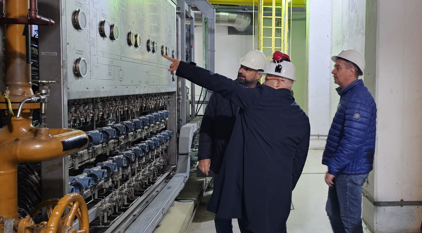Guvernul lasă mai mulți bani la ELCEN pentru investiții: compania va vira la stat doar jumătate din profit
