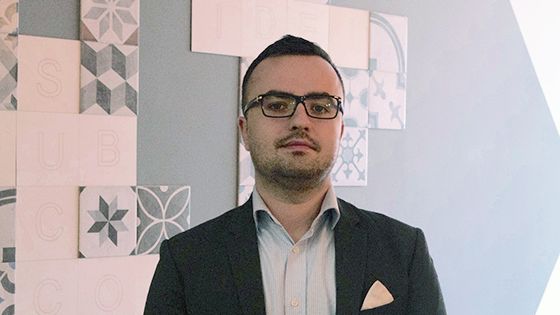 MBA la Londra, s-a intors in Romania pentru a dezvolta un CRM propriu