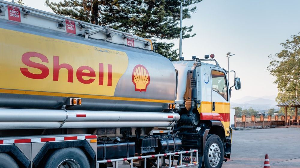 Shell începe operațiunile directe de transport comercial rutier în România
