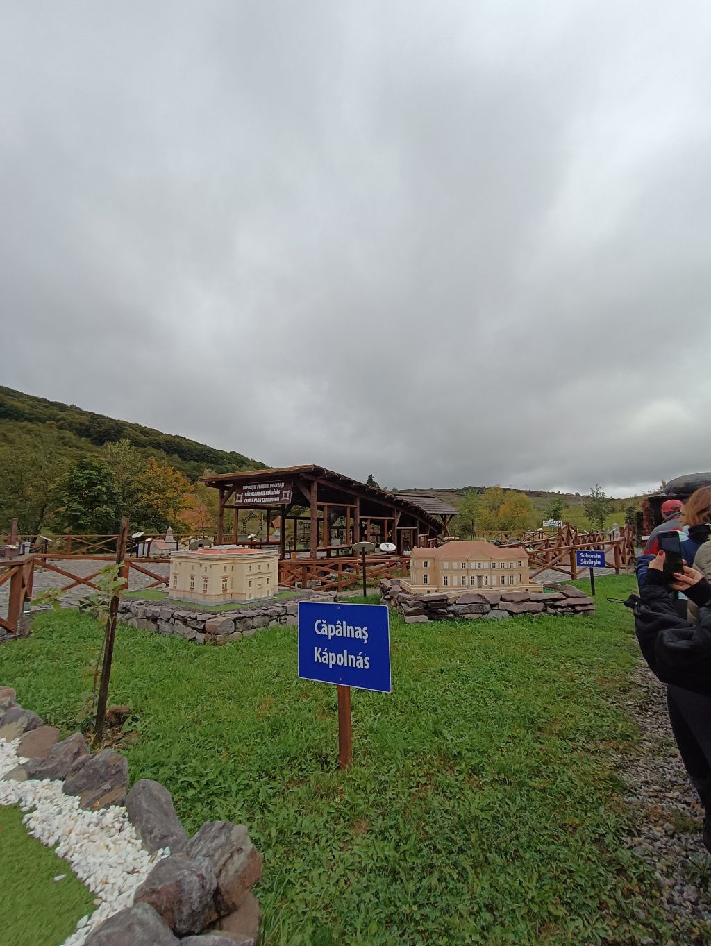 GALERIE FOTO: Parcul Mini Transilvania sau cum să faci un tur în Ardeal în mai puțin de o oră - Imagine 37