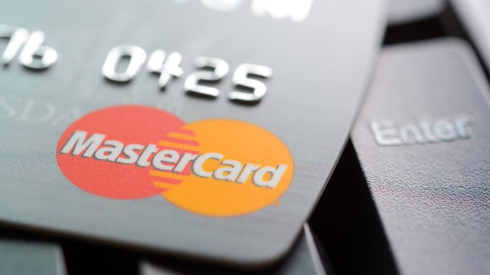 Mastercard: Care este relația românilor cu plățile electronice