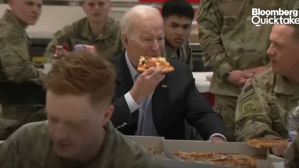 [VIDEO] Joe Biden a mâncat pizza și și-a făcut selfie cu soldați americani din Polonia