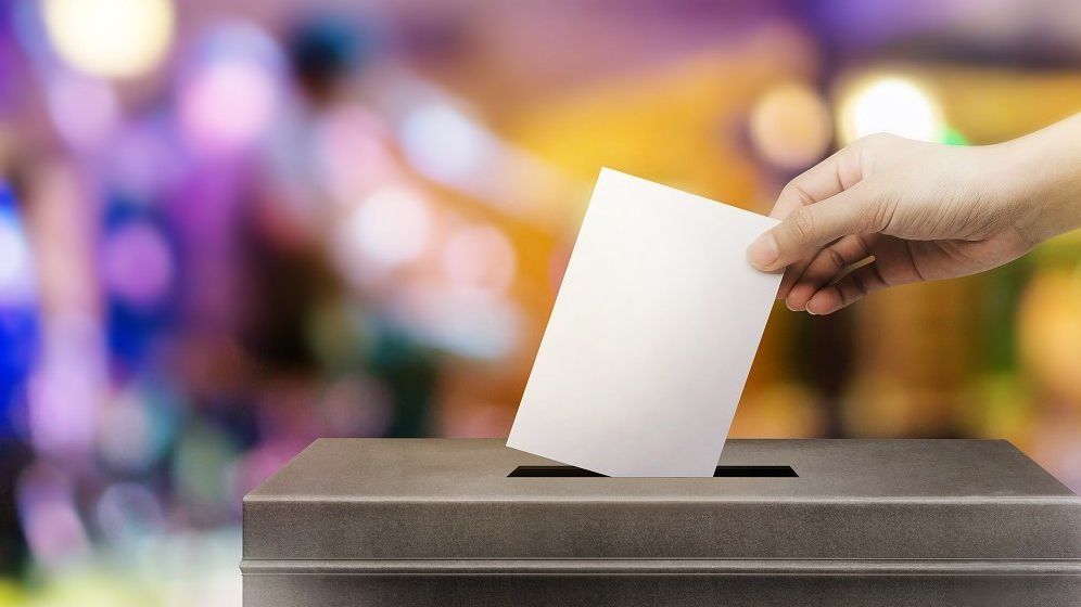 Rezultate partiale, dupa numararea a 98,04% dintre voturile din tara: Iohannis - 36,55%, Dancila - 23,81%, Barna - 13,87%