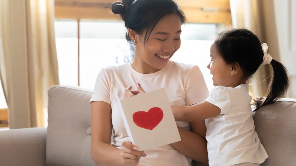 Bonele asiatice au scăpat de ”furia” crizei. Românii le-au păstrat în familii, iar cererea este chiar în creștere