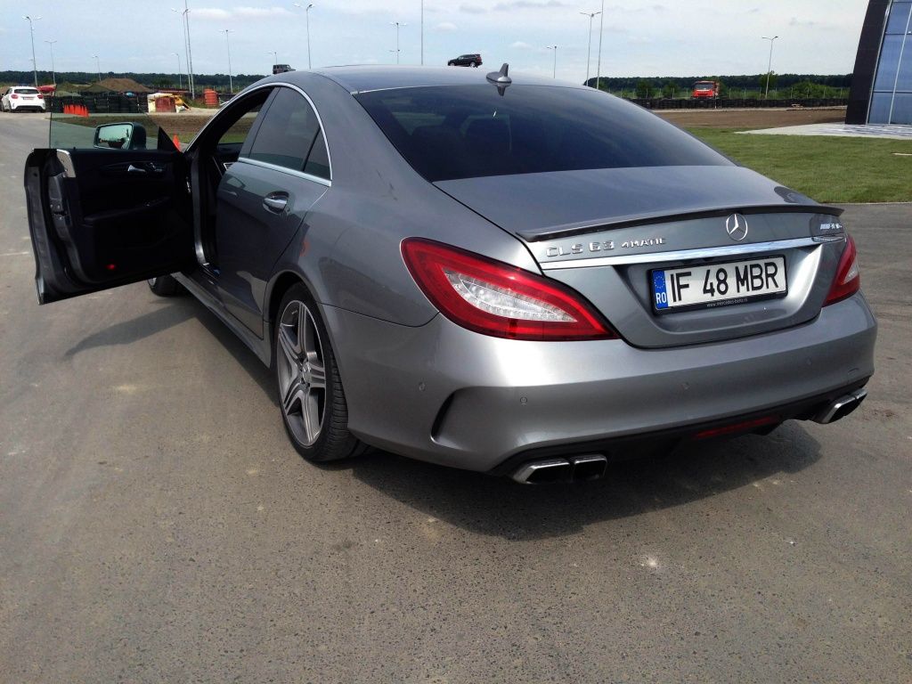 Mercedes-AMG - Imagine 4