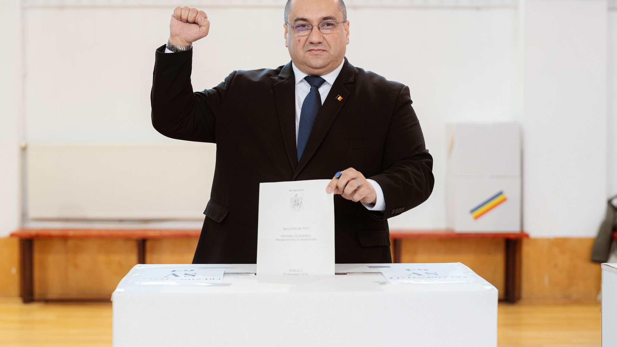 Terheş vrea ca dreptul românilor de a avea şi folosi cash să fie introdus în Constituţie