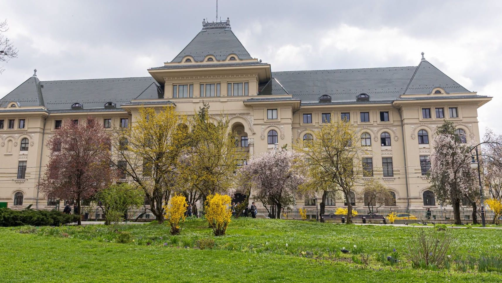 Clădirea Primăriei Capitalei funcționează fără autorizație la incendiu. Care este poziția ISU