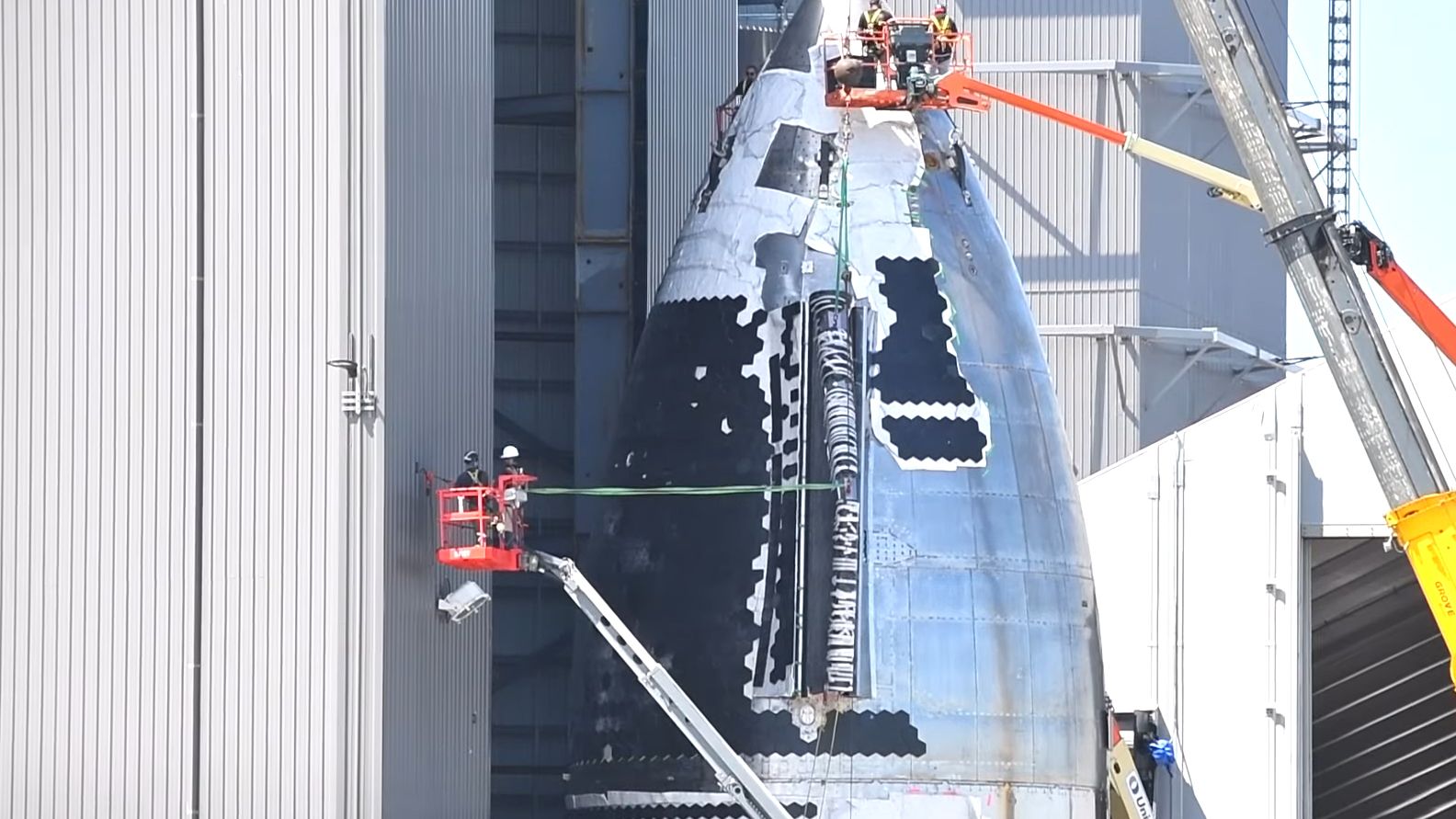 VIDEO | Cum este asamblată Starship, racheta cu care Elon Musk vrea să trimită oameni pe Marte