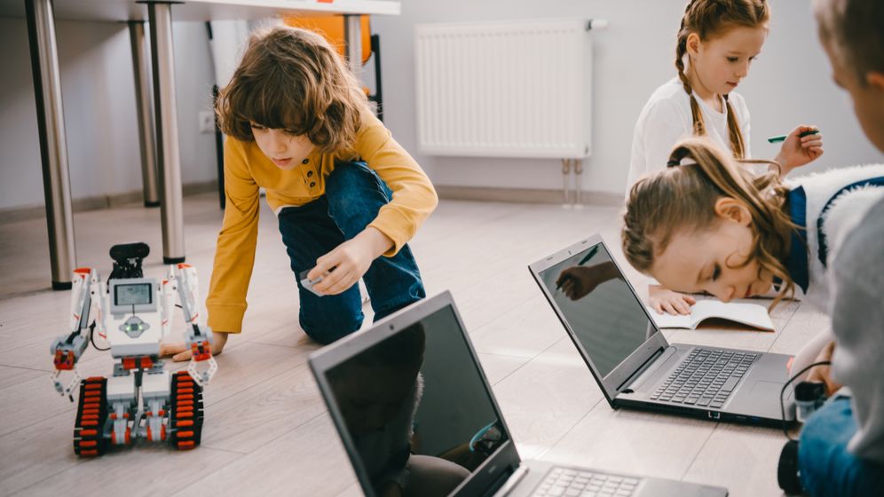 Franciză Logiscool: Cât te costă să fii proprietarul unei școli de programare pentru copii