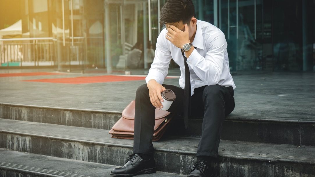 Un an de pandemie: românii economisesc mai mult, iar numărul celor care se tem că rămân șomeri s-a dublat