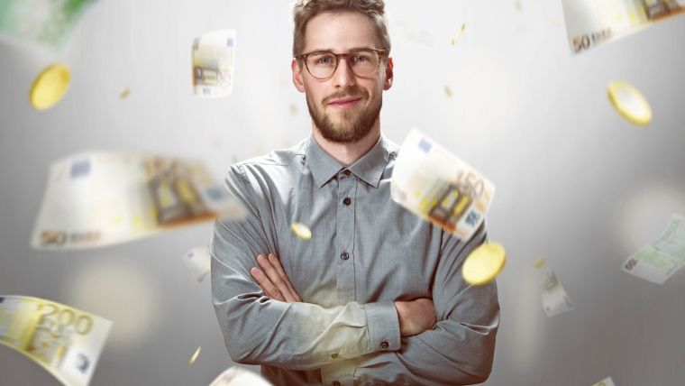 Salariile au continuat sa creasca in aprilie, castigul mediu net ajungand la 463 euro