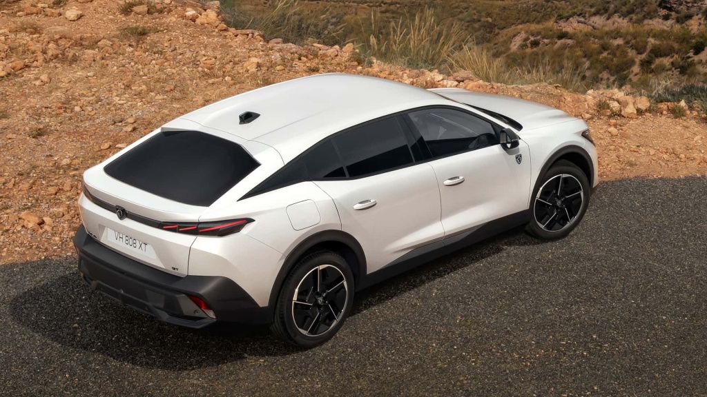 GALERIE FOTO | Peugeot a prezentat versiunea 100% electrică a lui 408 - Imagine 4