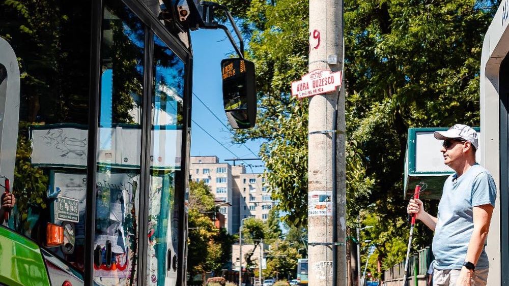 STB vine cu o aplicație dedicată persoanelor cu deficiențe de vedere. Cum funcționează aceasta