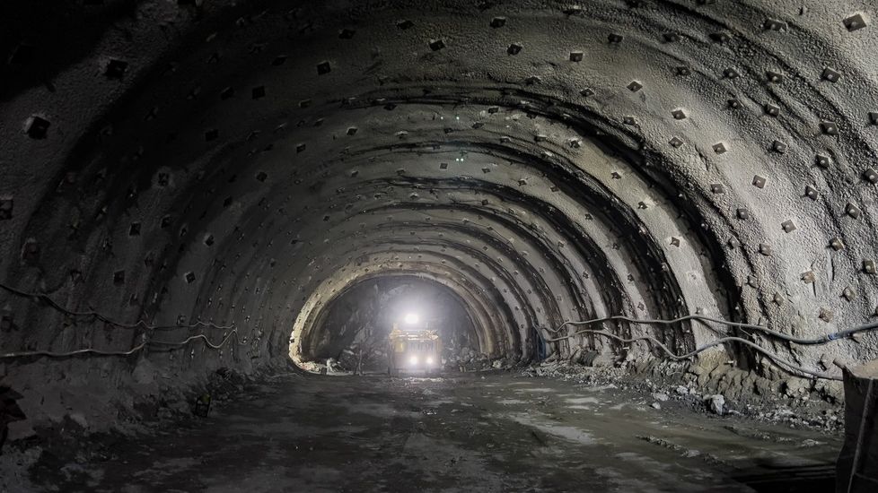 [VIDEO] Încep lucrările la tuneul care unește prin A1 Sibiul de Pitești