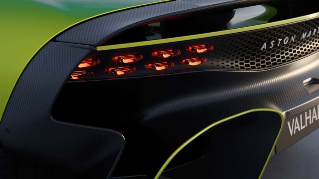 GALERIE FOTO | Aston Martin a adus Valhalla pe străzi cu un supercar de 1.064 CP - Imagine 14