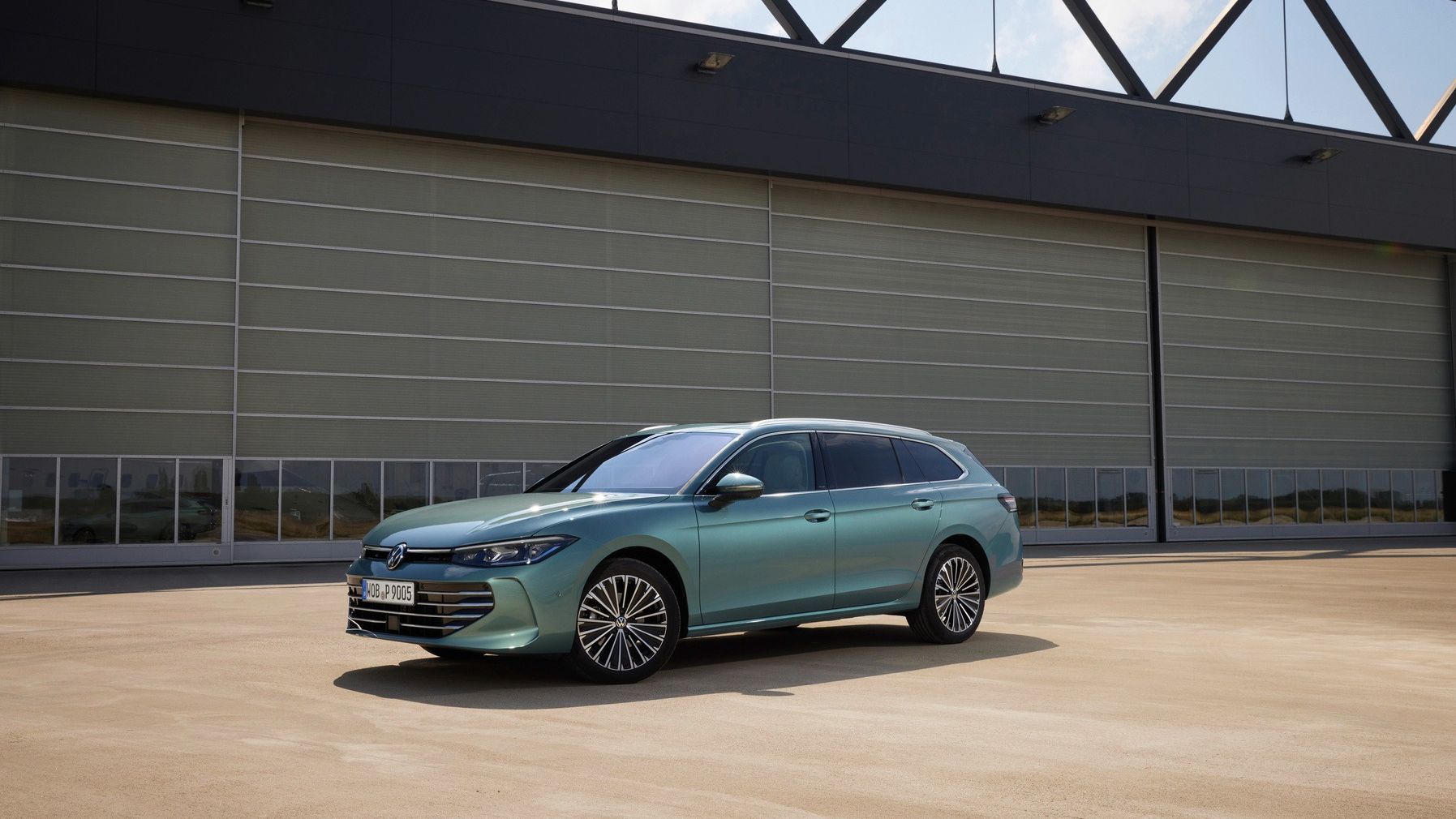 SEDONE: Volkswagen a prezentat noua generație Passat, disponibilă exclusiv în versiunea break