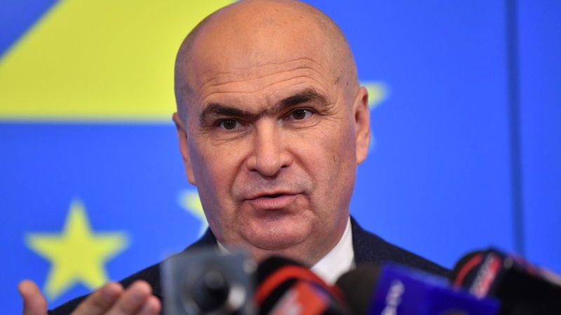 Bolojan, la deschiderea anului școlar. Urări pentru elevi și bilanțul investițiilor în educație: "Beneficiile se văd generaţie după generaţie"<br>