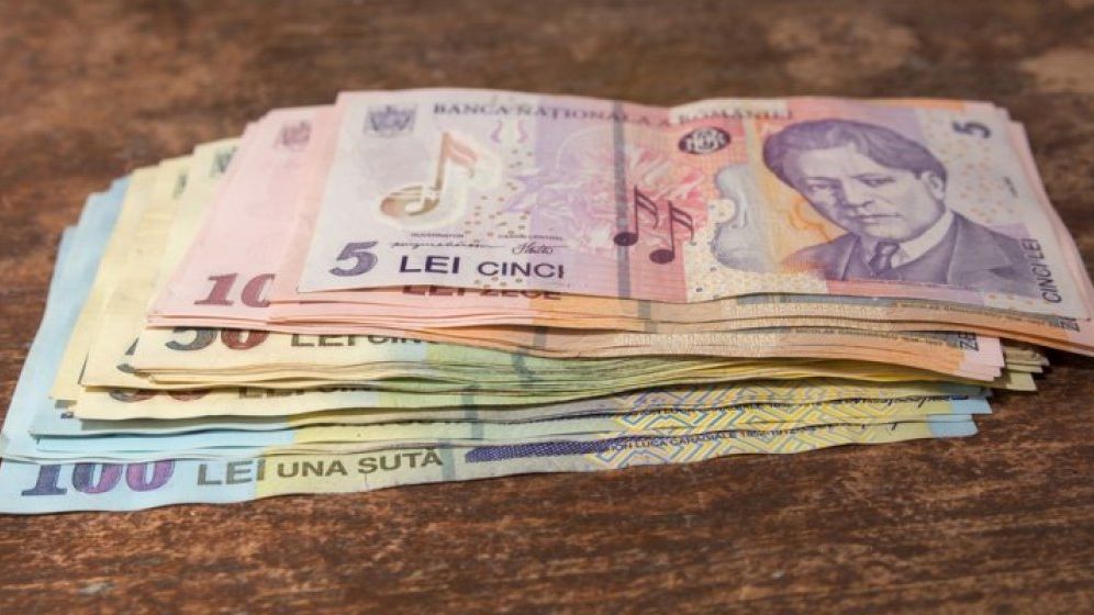 Curs valutar BNR astazi, 12 decembrie: leul se depreciaza in raport cu euro si dolarul