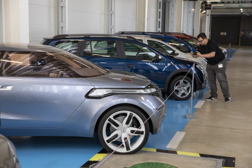 [FOTO] Colecția Dacia de care puțini știu: Cum arată "žmuzeul" de la Titu - Imagine 19