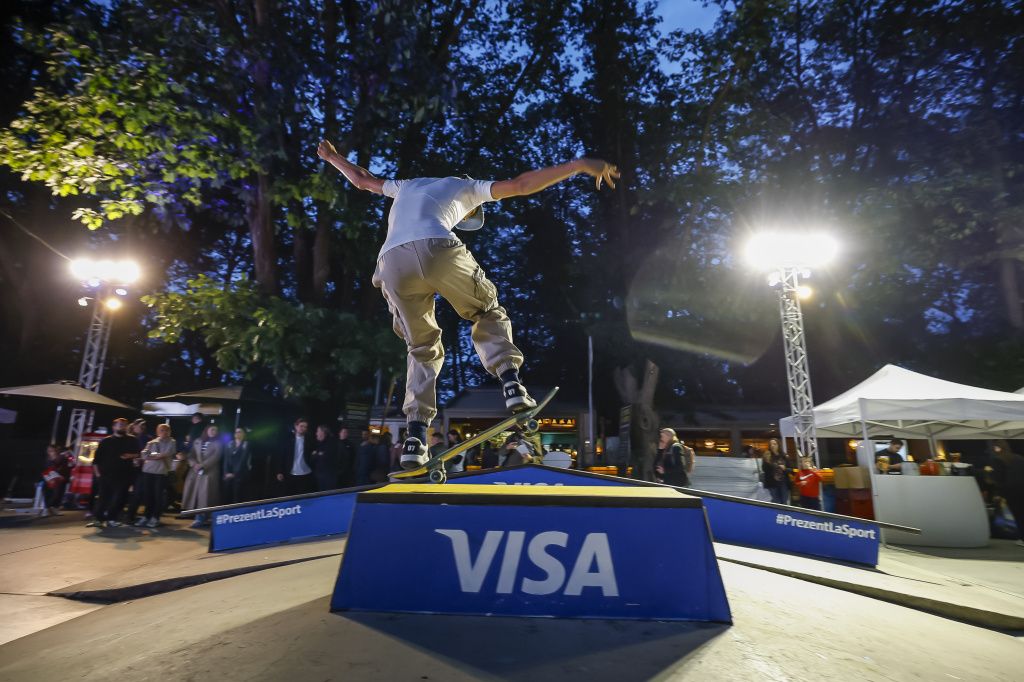FOTO: Skatepark-ul "žpărăsit" din Herăstrău a prins culoare - cum arată după renovare - Imagine 1