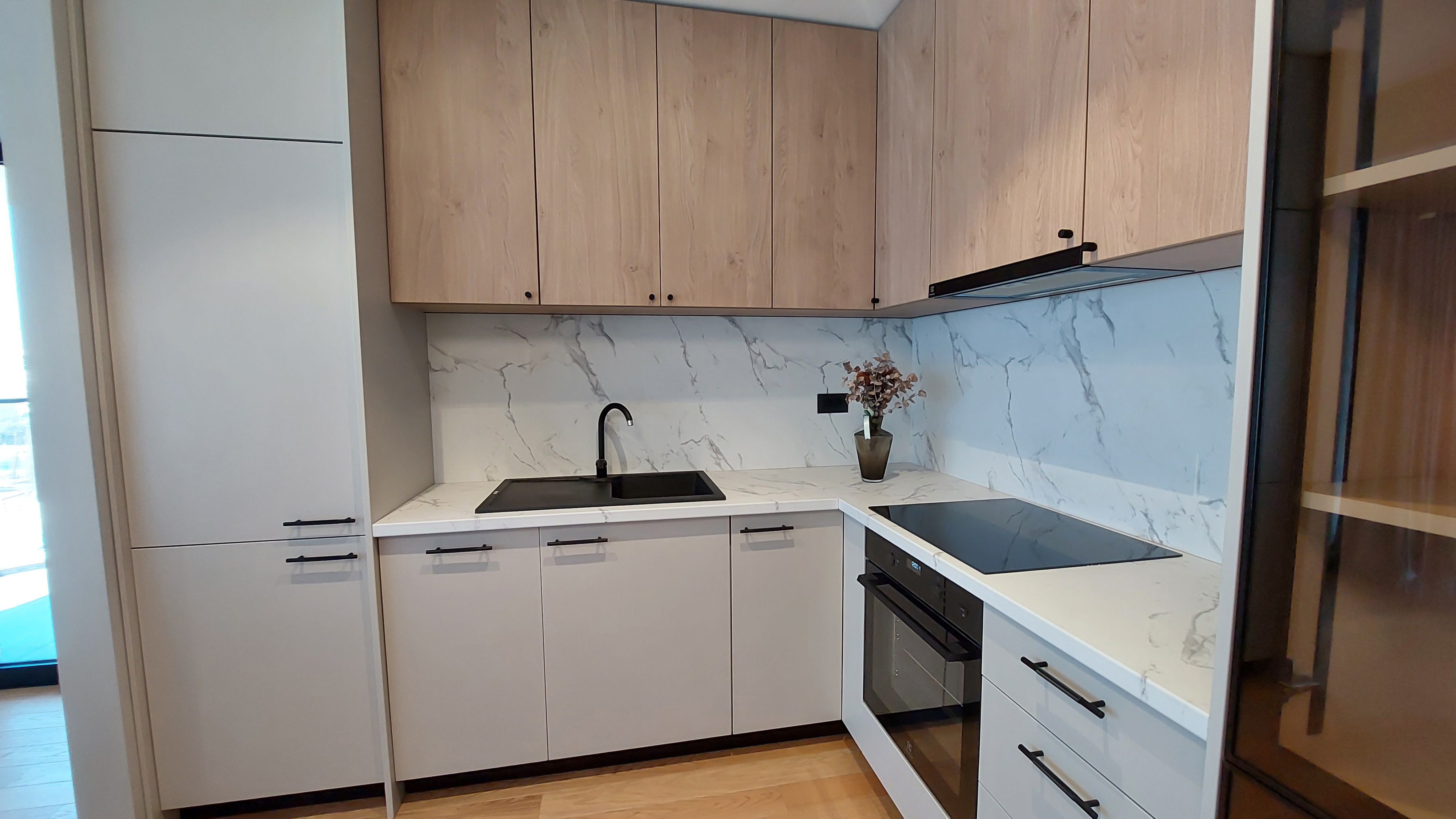 GALERIE FOTO | Ce găsești într-un apartament de circa 380.000 euro, de trei camere, dintr-un complex de lux din București - Poza 18